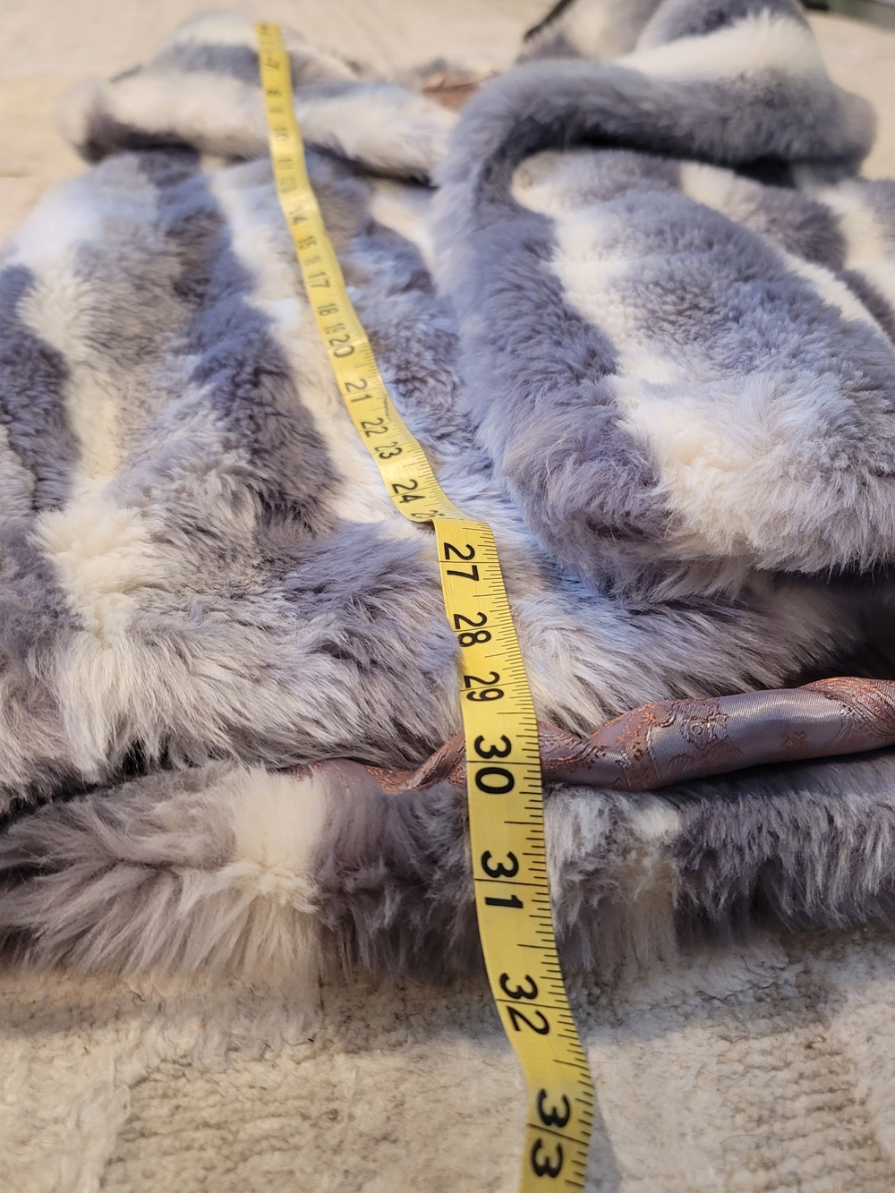 SOFT SURROUNDINGS Faux Fur Sleeveless Vest Coat Gray White Stripe Women's Size M - Picture 7 of 8